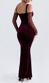 Maxikleid aus schwarzem Kirschsamt